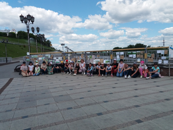 В завершение учебного года моментально пролетел первый пленэр первых классов.